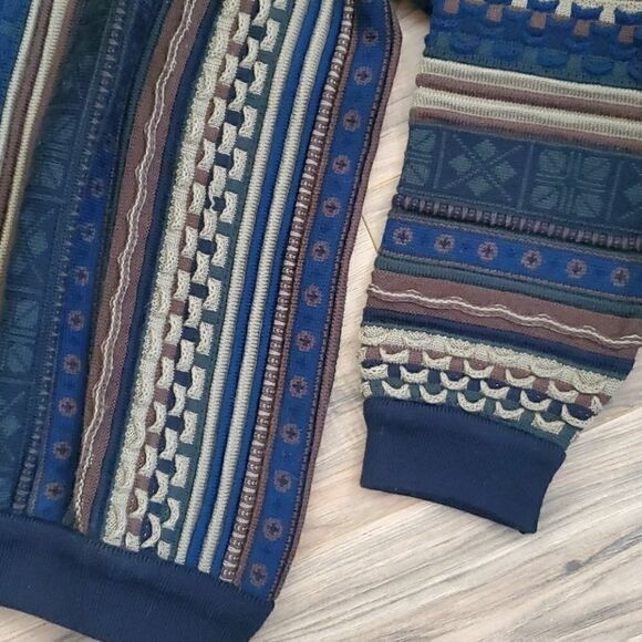 Toorallie | Thick Knit Sweater - Picture 2 of 5